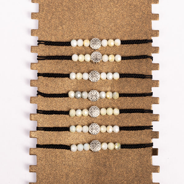 Brǎțarǎ terminație ațǎ cu bile fațetate si cruce metal.  AB200-5