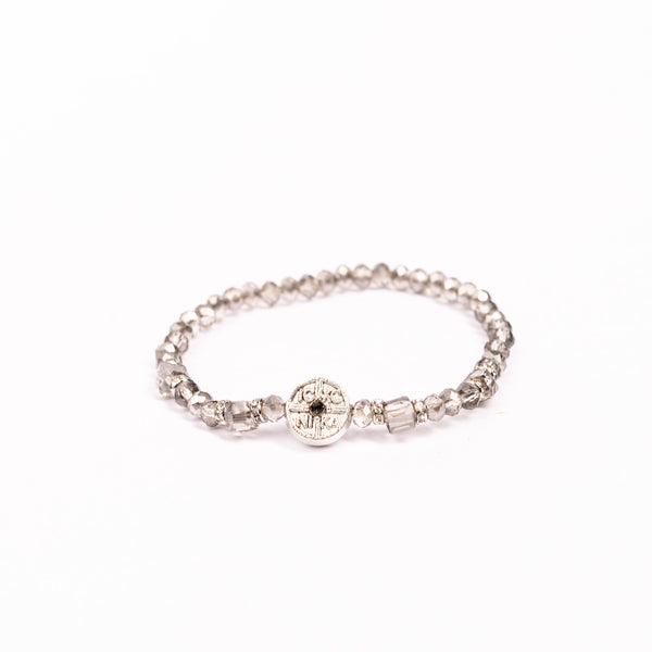 Brǎțarǎ elastic bile fațetate cu medalion NIKA cu ştras. OT08-169