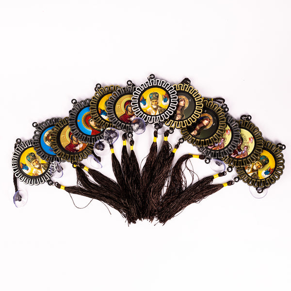 Breloc auto plastic cu 2 fețe iconițe, ventuze și ciucure.  AB05-5