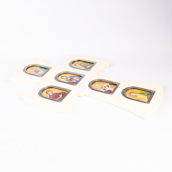 Cruce de perete din lemn cu iconițe in stil bizantin.