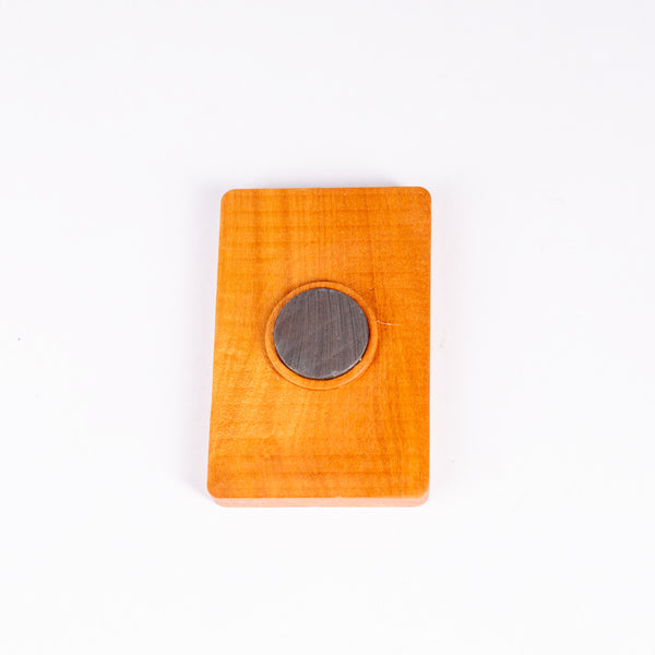 Magnet decorativ din lemn sculptat Maica Domnului cu Pruncul.