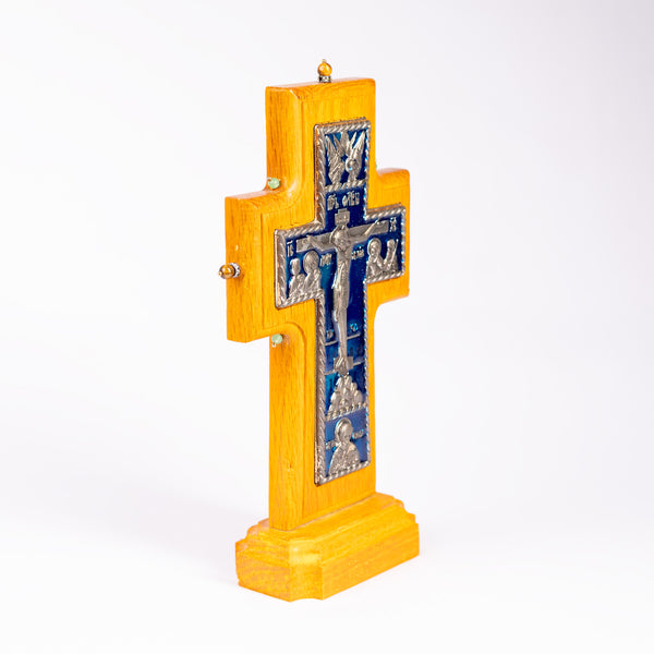 Cruce ortodoxǎ din lemn.